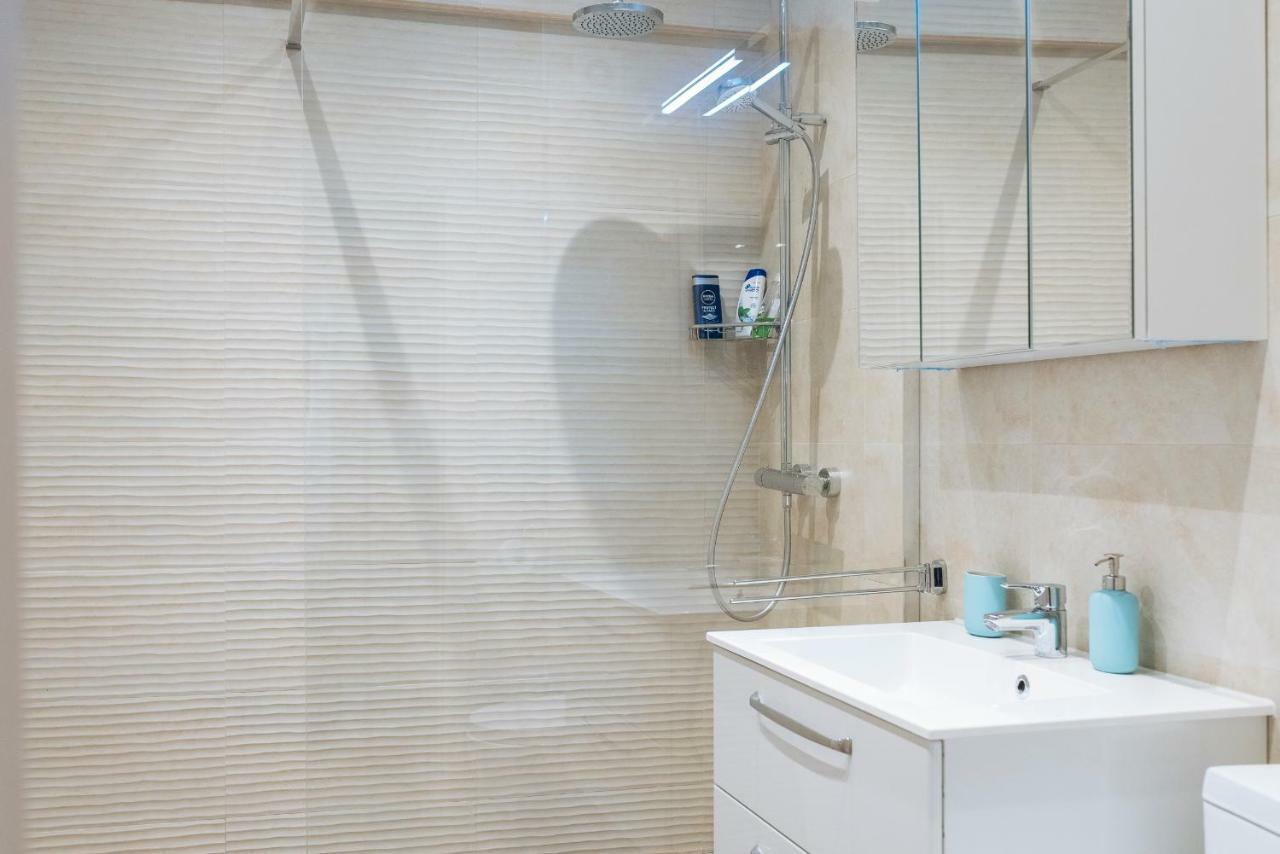 Luxury Flat 8 Near Metro Apartment Bucharest Luaran gambar